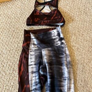 Tie-Dye High-Waist Leggings in Black and Red